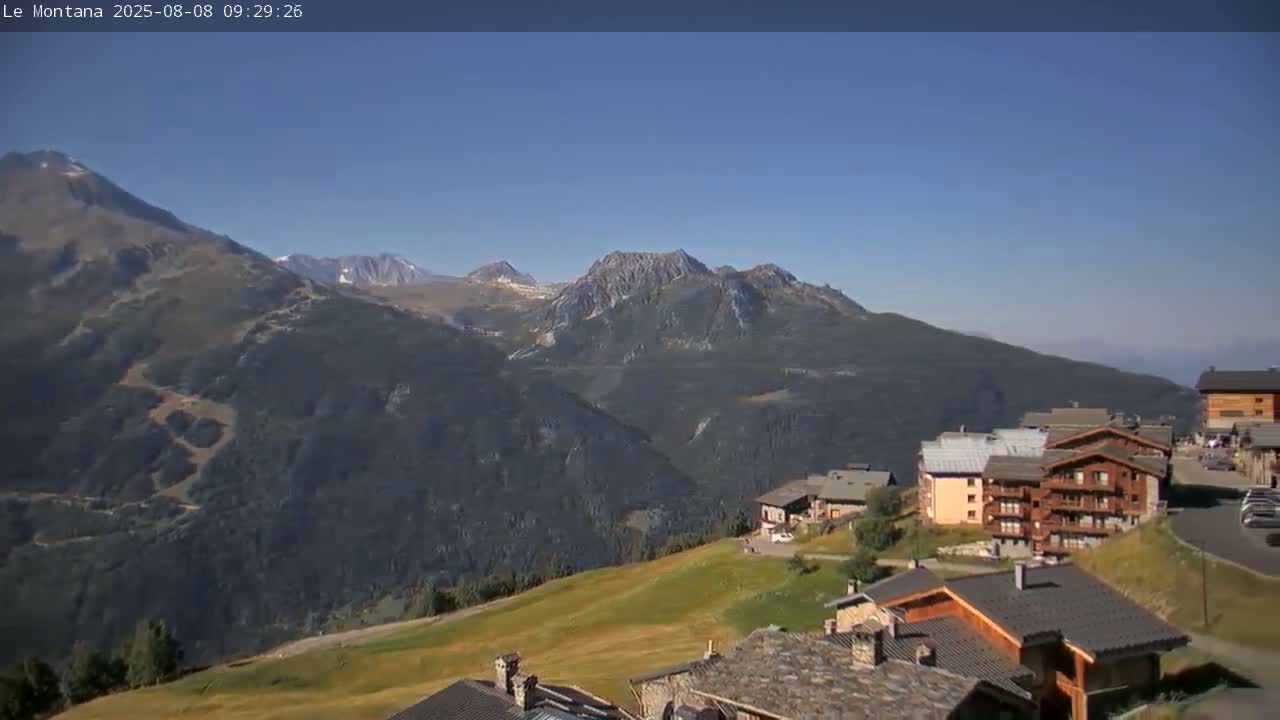 Montvalezan,  La Rosière Ski Village & Chalet Le Montana Cottage French Alps Live Cam - Albertville, Savoie, Auvergne-Rhône-Alpes, France