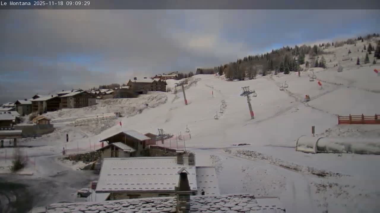 Montvalezan,  La Rosière Ski Village & Chalet Le Montana Cottage French Alps Live Cam - Albertville, Savoie, Auvergne-Rhône-Alpes, France