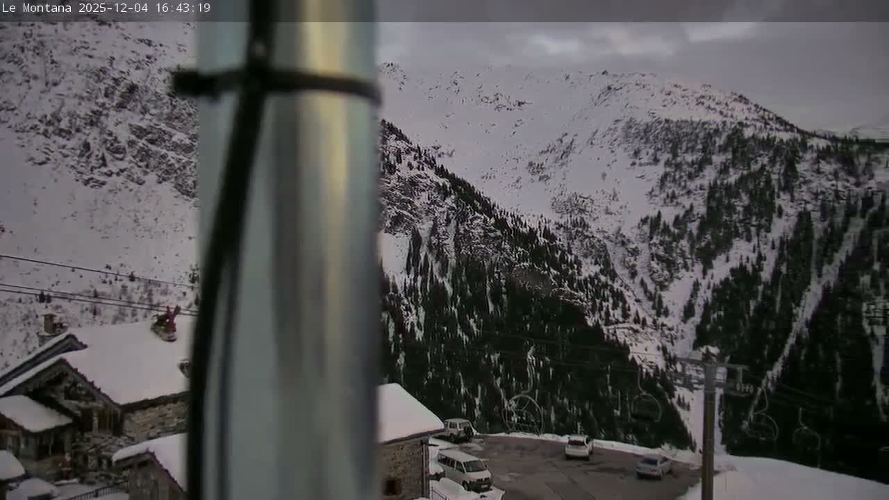 Montvalezan,  La Rosière Ski Village & Chalet Le Montana Cottage French Alps Live Cam - Albertville, Savoie, Auvergne-Rhône-Alpes, France