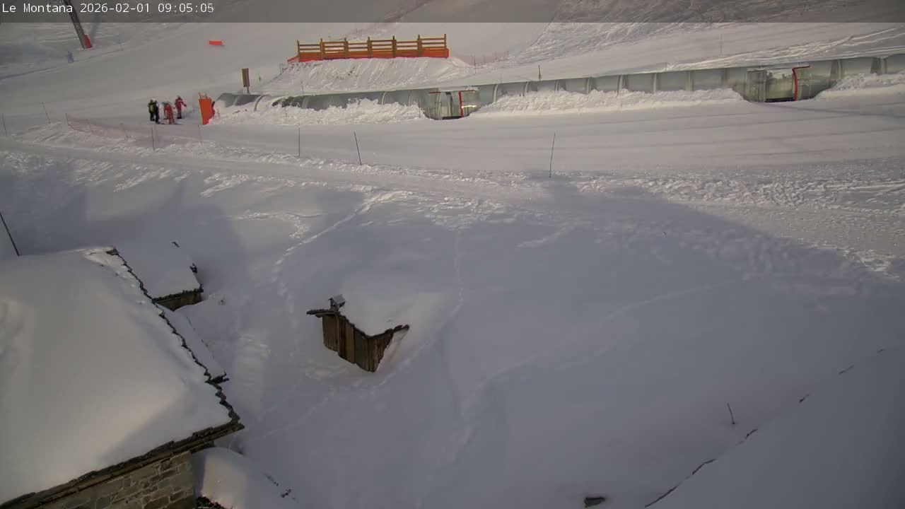 Montvalezan,  La Rosière Ski Village & Chalet Le Montana Cottage French Alps Live Cam - Albertville, Savoie, Auvergne-Rhône-Alpes, France