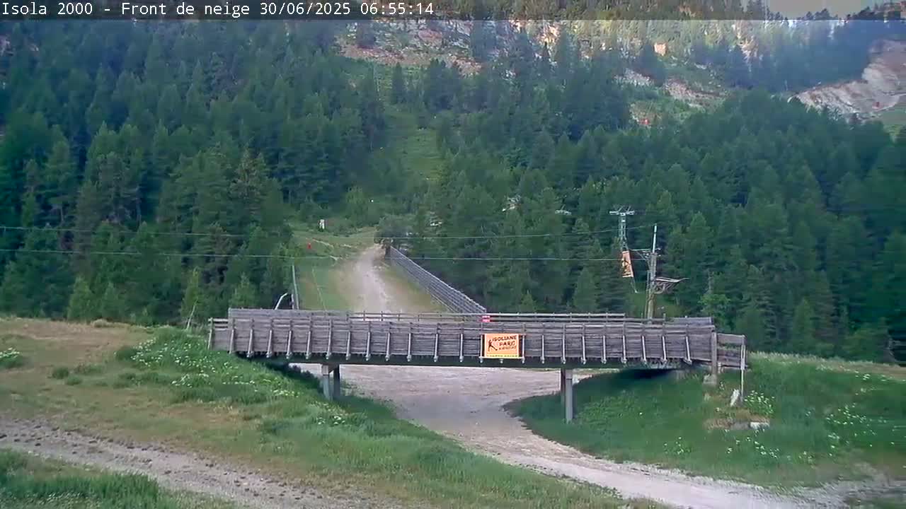 Isola, Isola 2000 Ski Village & Ski Slopes Live Cam - Nice, Alpes-Maritimes, Provence-Alpes-Côte d’Azur, France