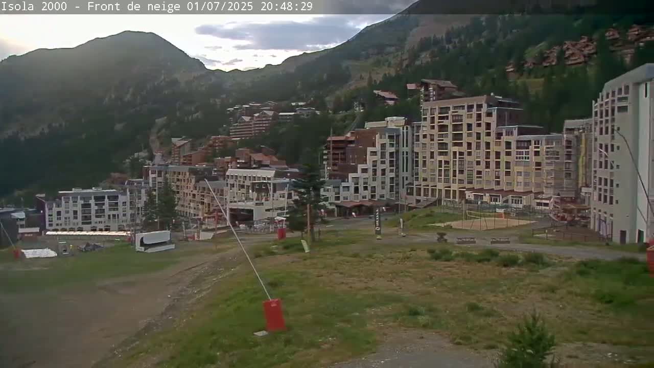 Isola, Isola 2000 Ski Village & Ski Slopes Live Cam - Nice, Alpes-Maritimes, Provence-Alpes-Côte d’Azur, France