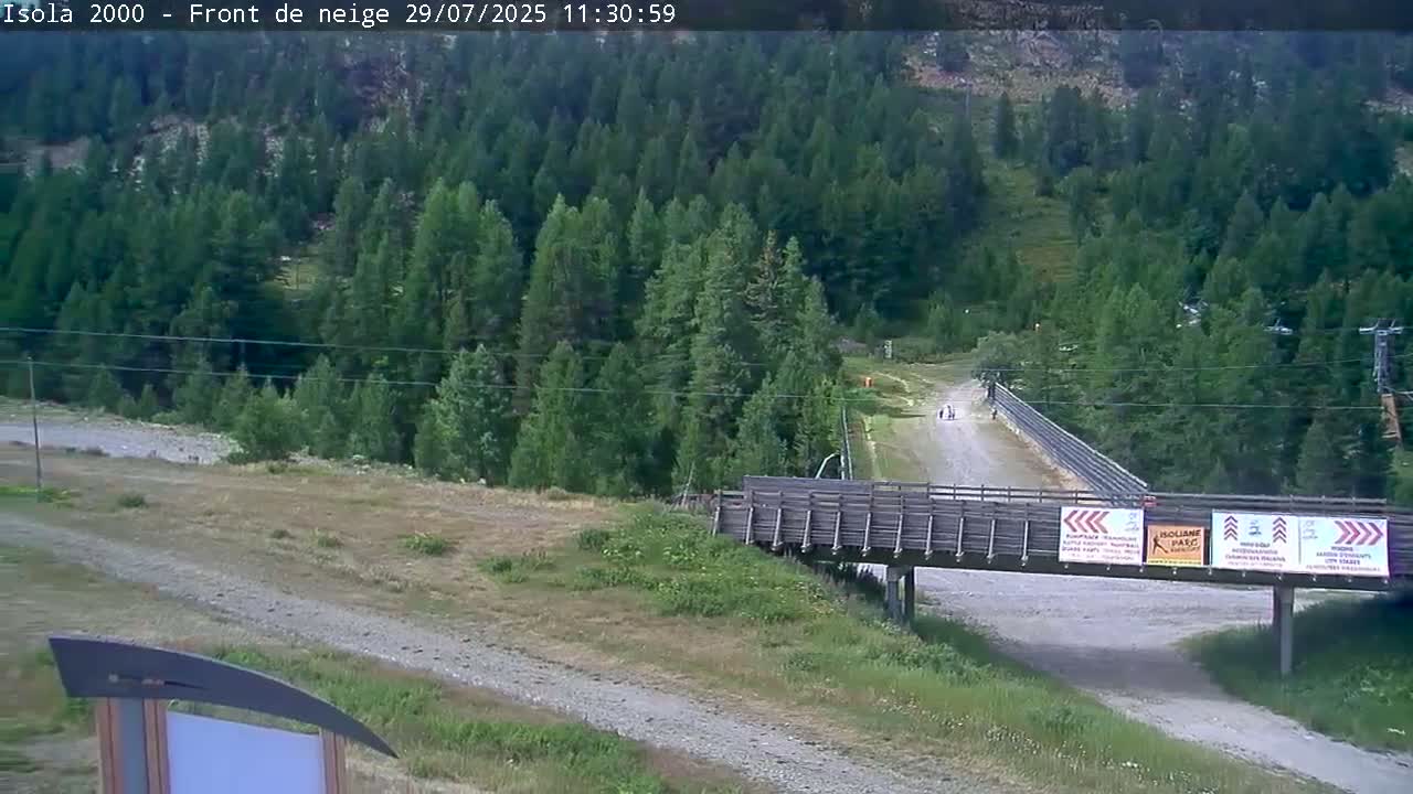Isola, Isola 2000 Ski Village & Ski Slopes Live Cam - Nice, Alpes-Maritimes, Provence-Alpes-Côte d’Azur, France