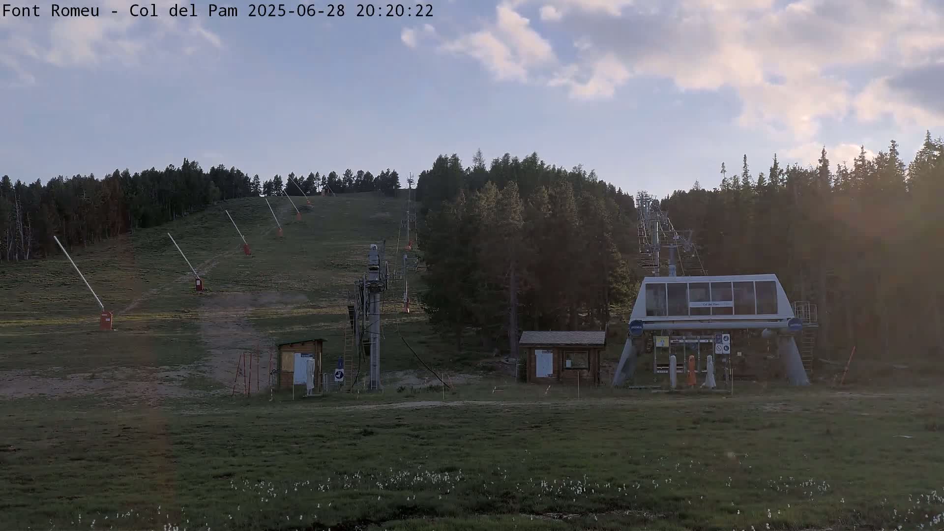 Font Romeu,  Col del Pam Neck Ski Slope & Charmlift Live Cam - Prades, Pyrenees-Orientales, Occitanie, France