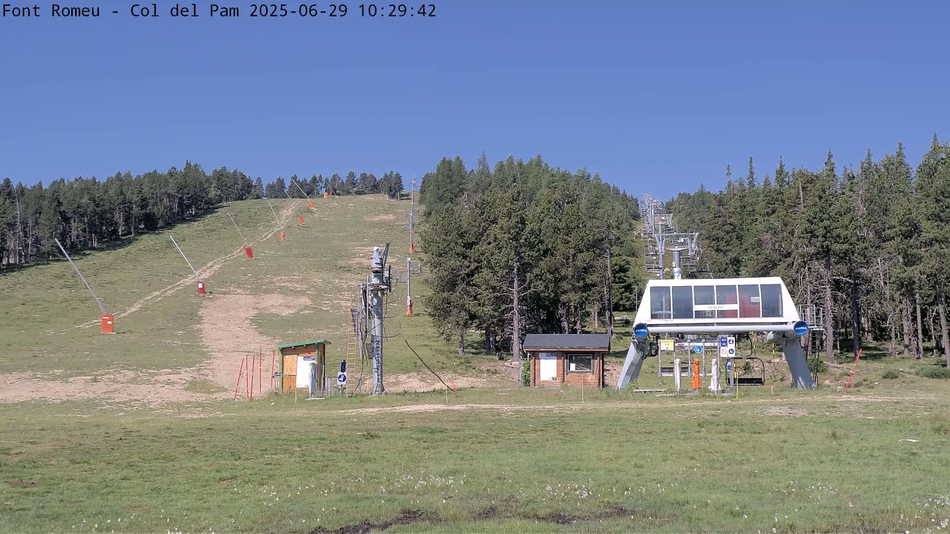 Font Romeu,  Col del Pam Neck Ski Slope & Charmlift Live Cam - Prades, Pyrenees-Orientales, Occitanie, France