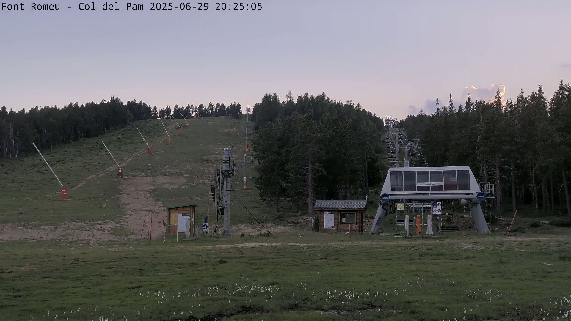 Font Romeu,  Col del Pam Neck Ski Slope & Charmlift Live Cam - Prades, Pyrenees-Orientales, Occitanie, France