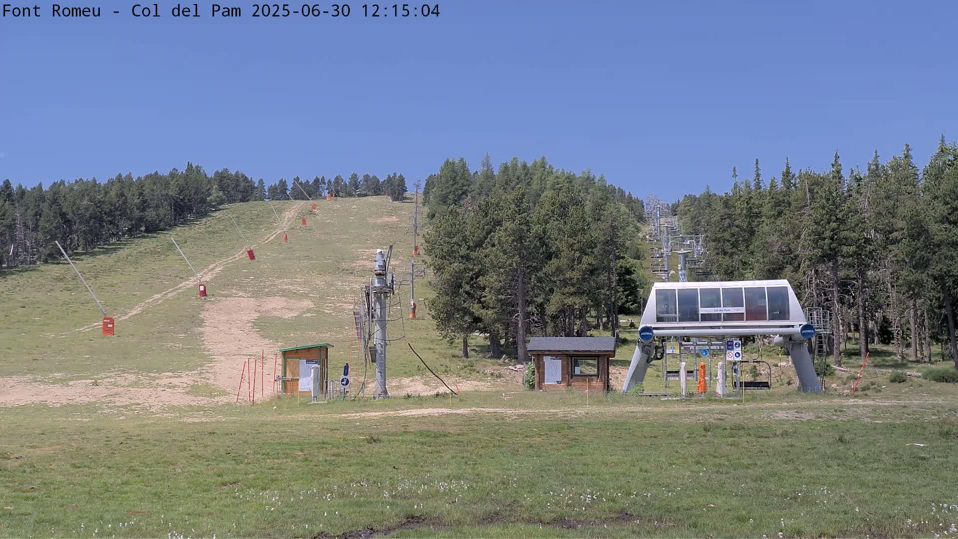 Font Romeu,  Col del Pam Neck Ski Slope & Charmlift Live Cam - Prades, Pyrenees-Orientales, Occitanie, France