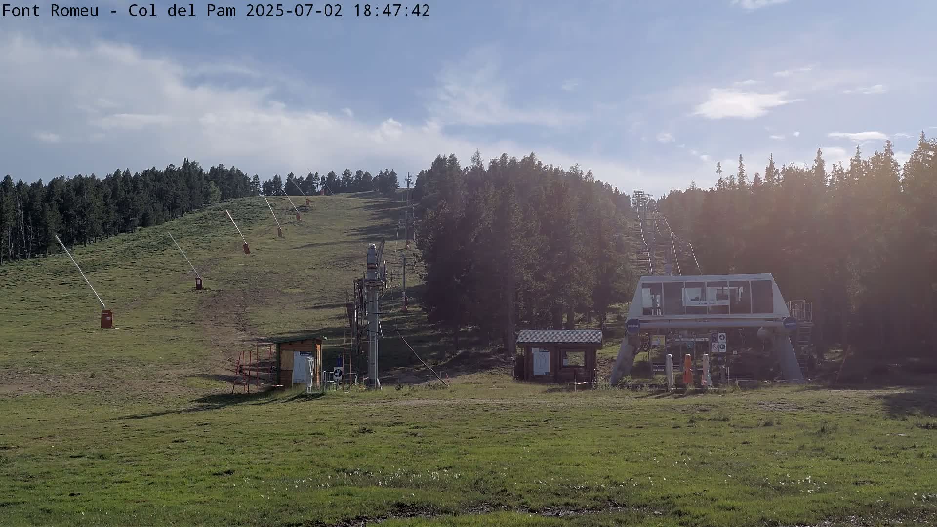 Font Romeu,  Col del Pam Neck Ski Slope & Charmlift Live Cam - Prades, Pyrenees-Orientales, Occitanie, France