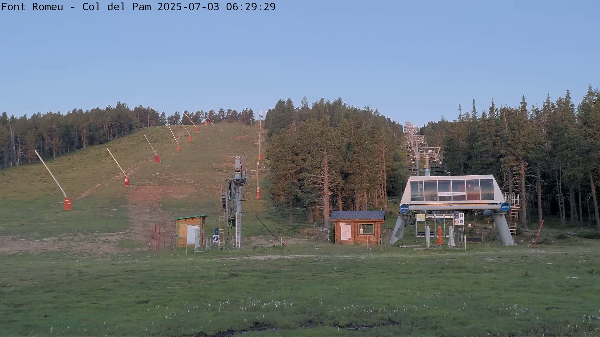 Font Romeu,  Col del Pam Neck Ski Slope & Charmlift Live Cam - Prades, Pyrenees-Orientales, Occitanie, France