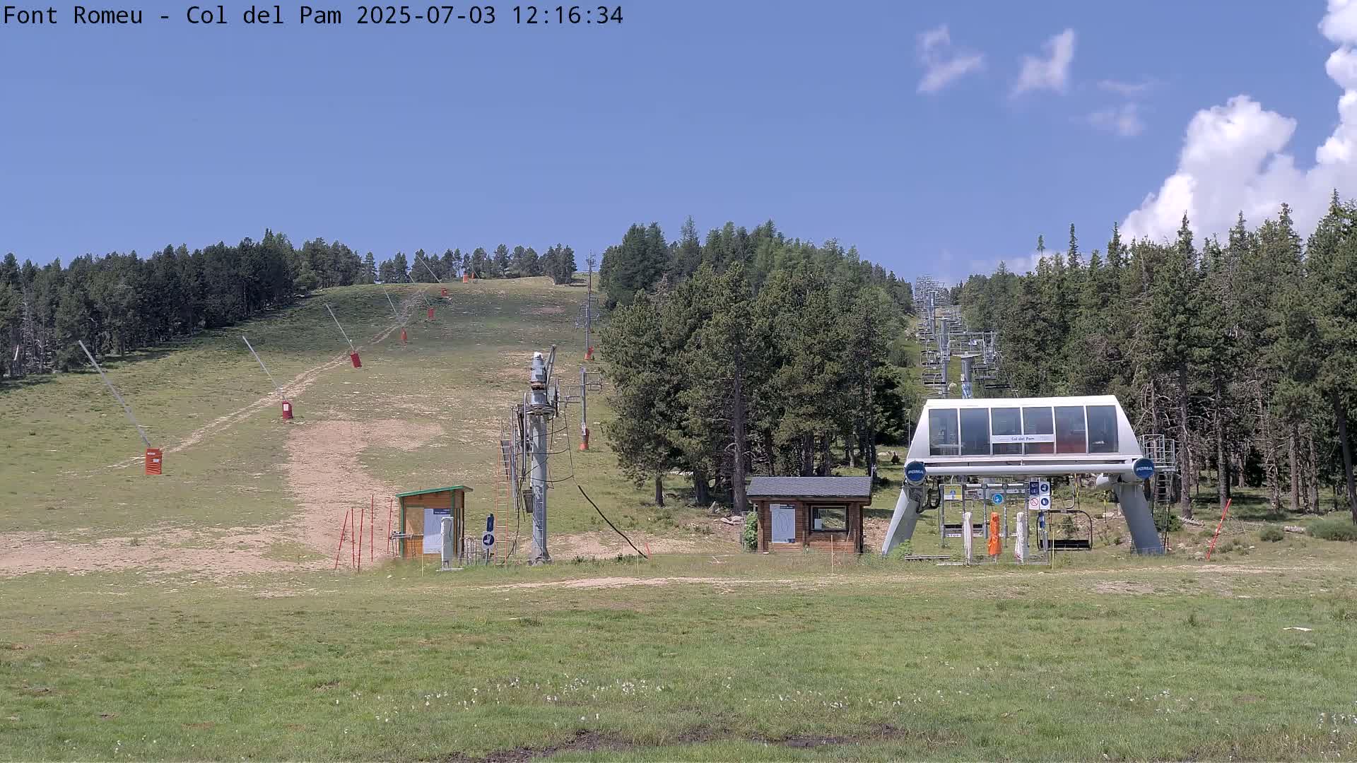 Font Romeu,  Col del Pam Neck Ski Slope & Charmlift Live Cam - Prades, Pyrenees-Orientales, Occitanie, France