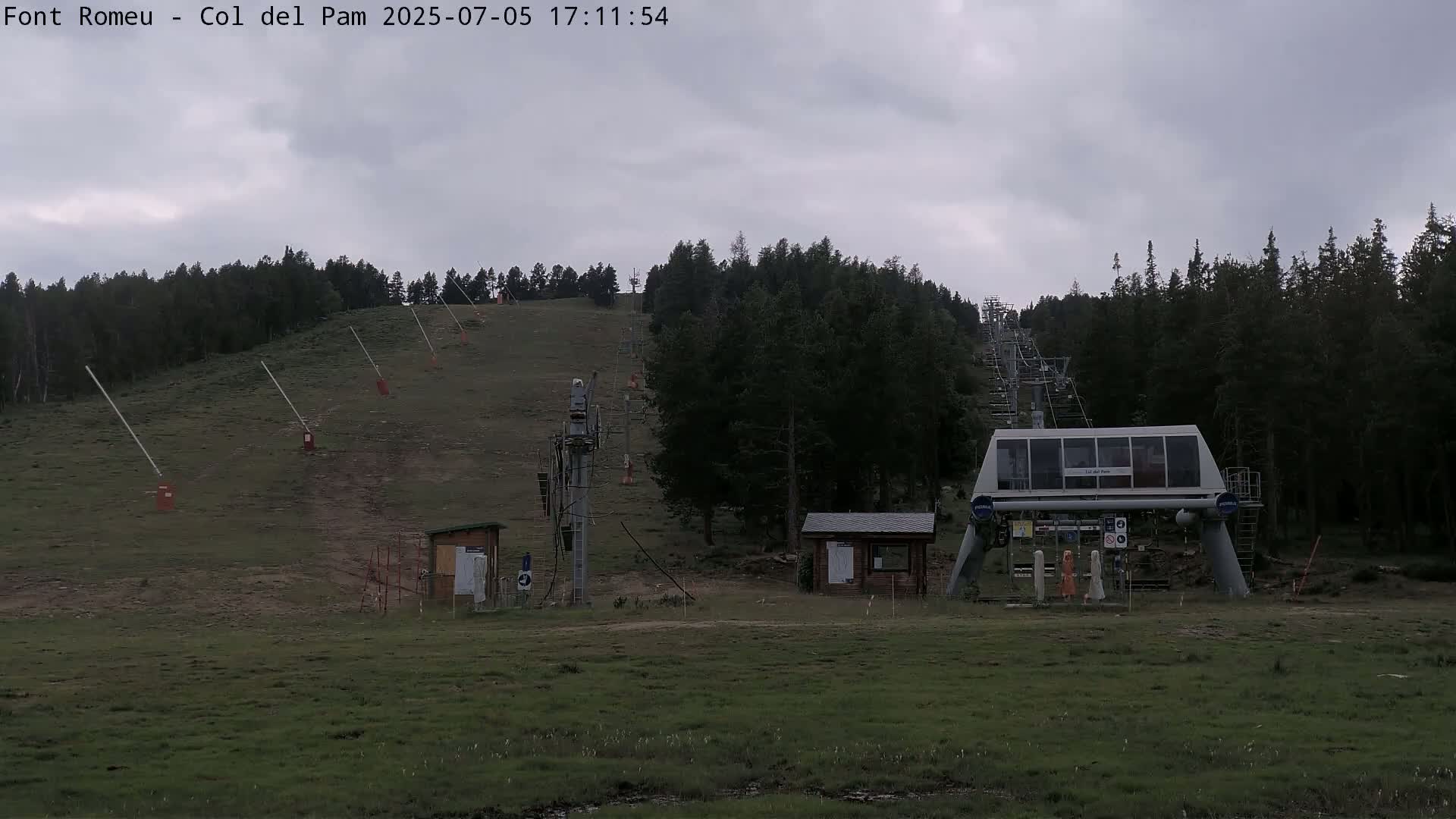 Font Romeu,  Col del Pam Neck Ski Slope & Charmlift Live Cam - Prades, Pyrenees-Orientales, Occitanie, France