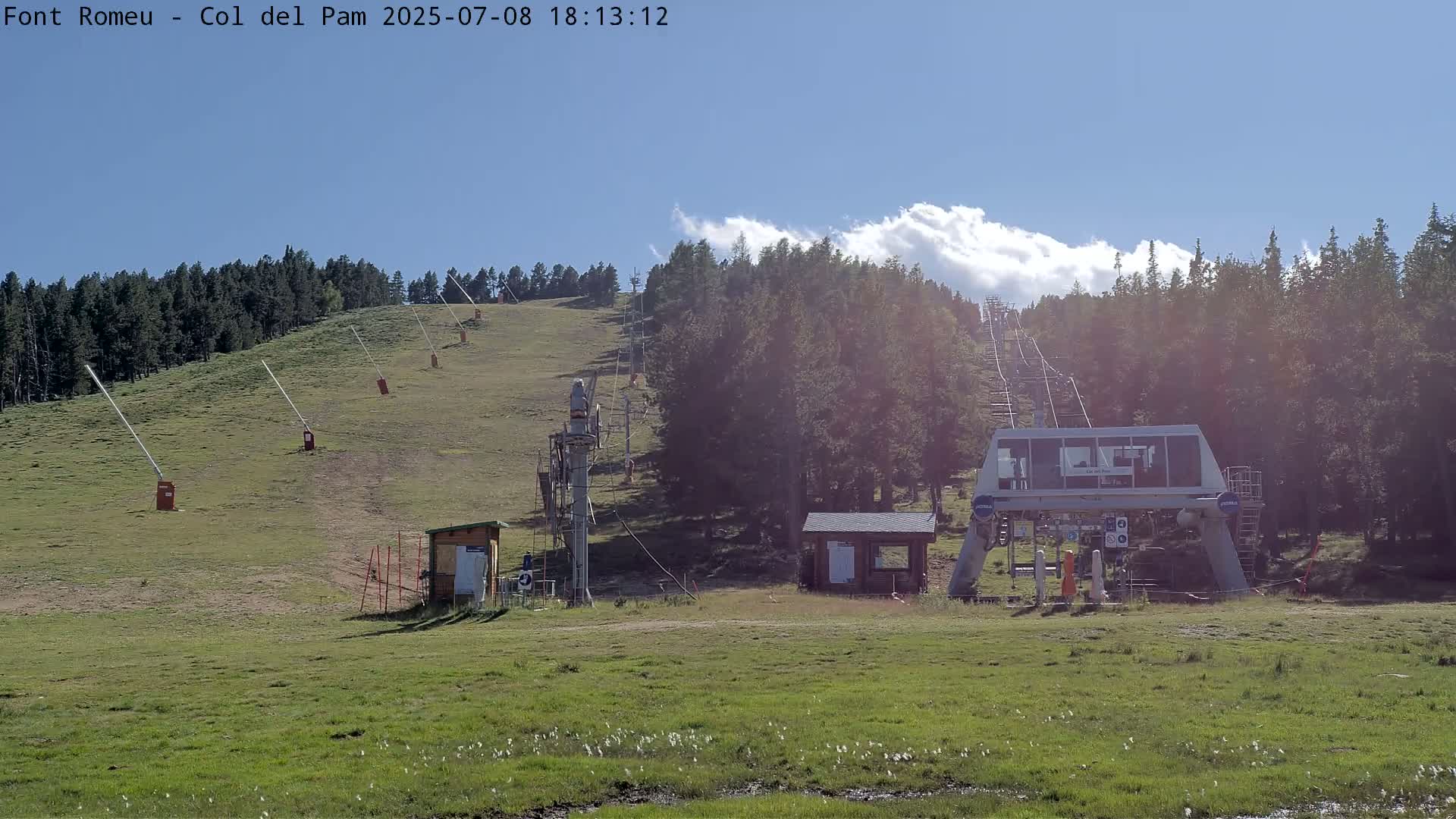 Font Romeu,  Col del Pam Neck Ski Slope & Charmlift Live Cam - Prades, Pyrenees-Orientales, Occitanie, France