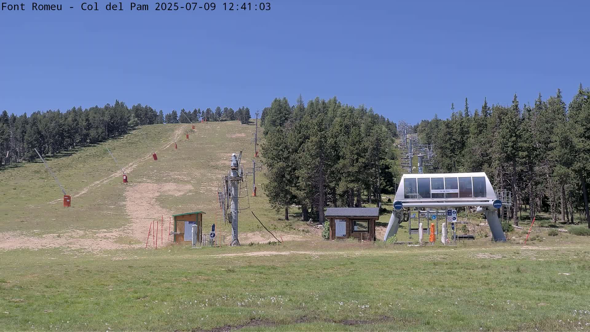 Font Romeu,  Col del Pam Neck Ski Slope & Charmlift Live Cam - Prades, Pyrenees-Orientales, Occitanie, France