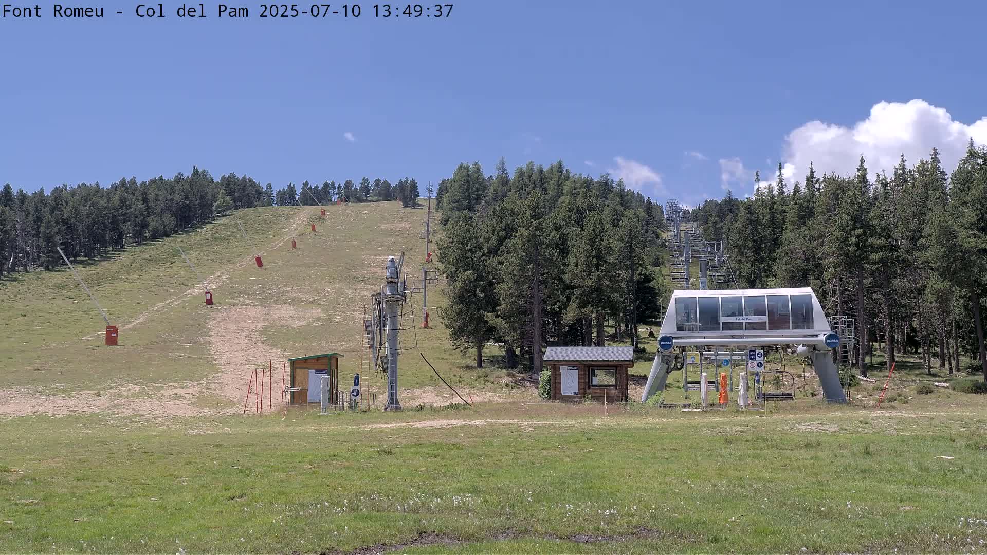 Font Romeu,  Col del Pam Neck Ski Slope & Charmlift Live Cam - Prades, Pyrenees-Orientales, Occitanie, France
