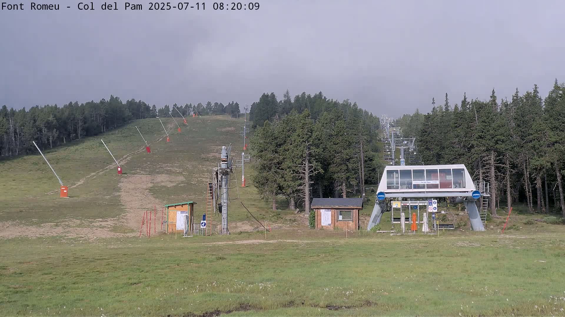 Font Romeu,  Col del Pam Neck Ski Slope & Charmlift Live Cam - Prades, Pyrenees-Orientales, Occitanie, France