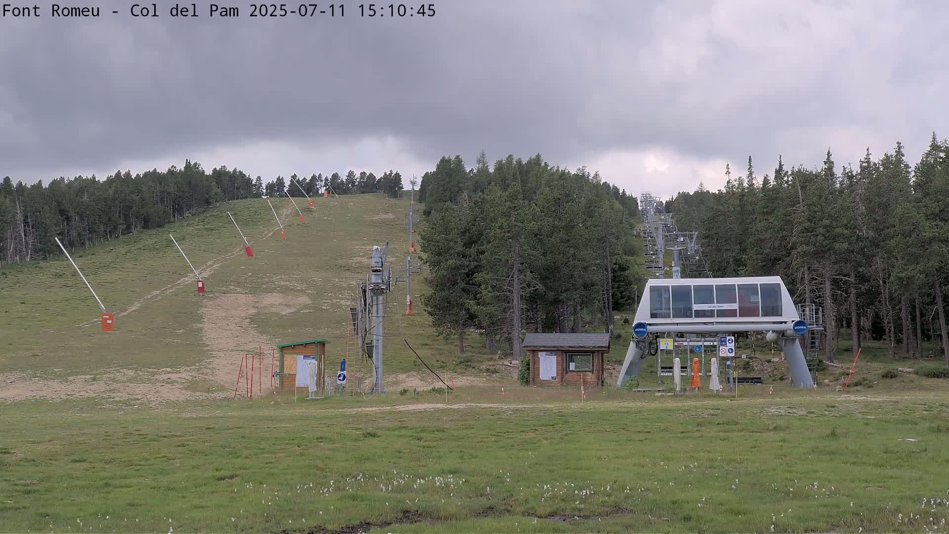 Font Romeu,  Col del Pam Neck Ski Slope & Charmlift Live Cam - Prades, Pyrenees-Orientales, Occitanie, France