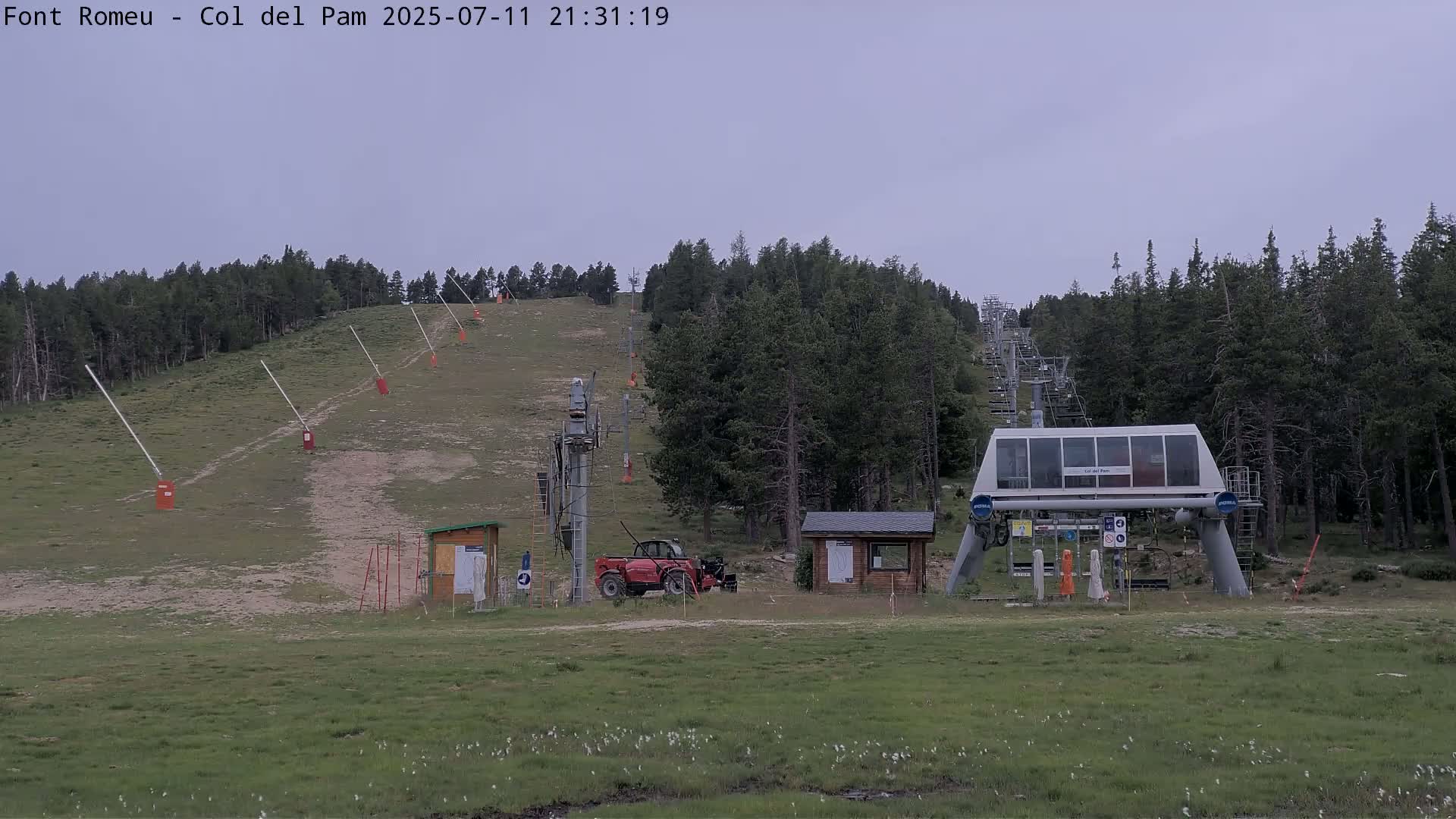 Font Romeu,  Col del Pam Neck Ski Slope & Charmlift Live Cam - Prades, Pyrenees-Orientales, Occitanie, France