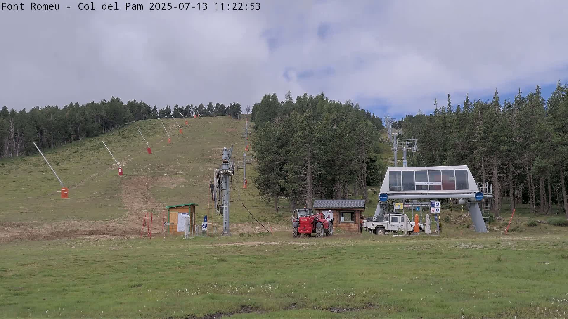 Font Romeu,  Col del Pam Neck Ski Slope & Charmlift Live Cam - Prades, Pyrenees-Orientales, Occitanie, France