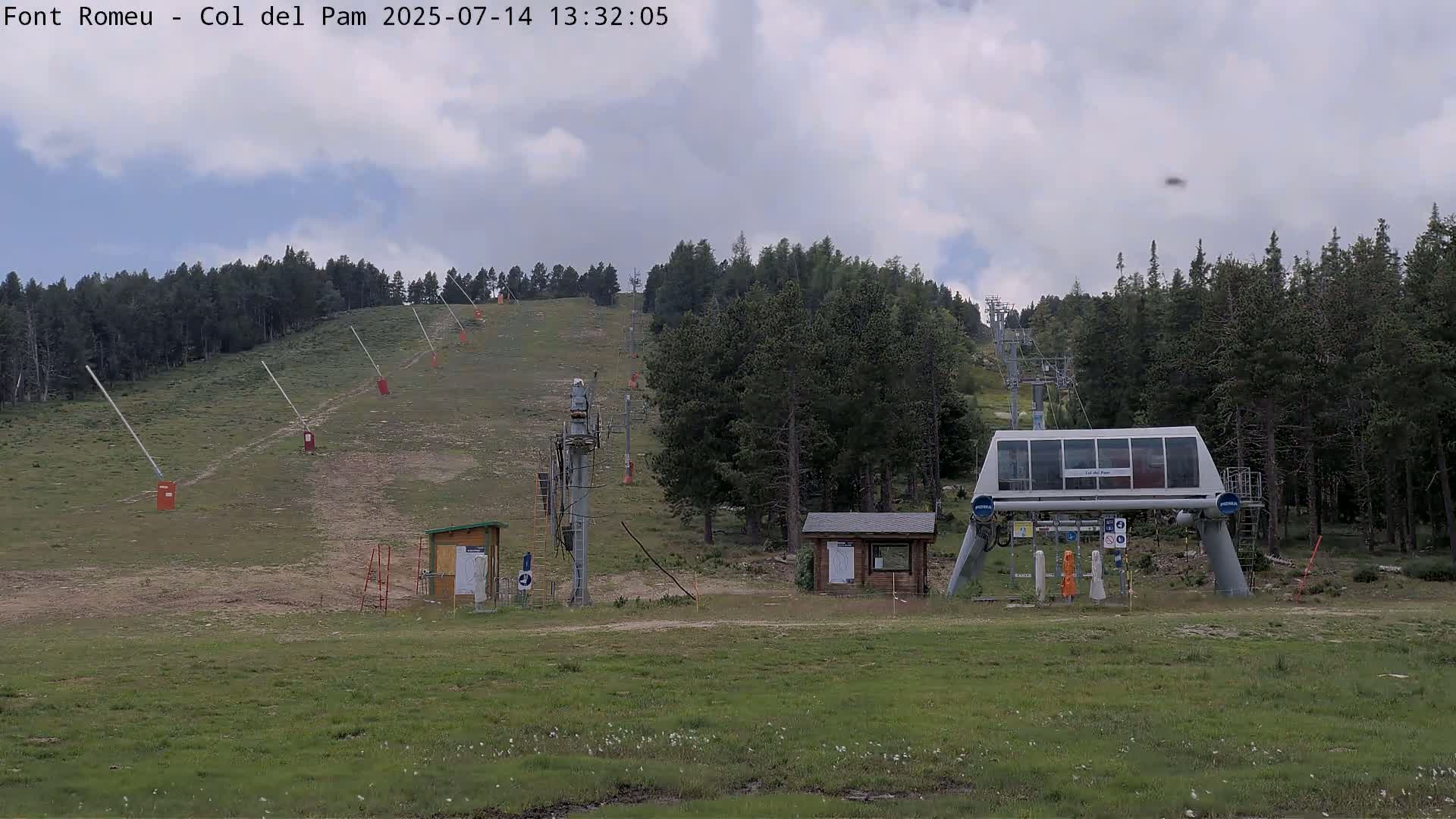 Font Romeu,  Col del Pam Neck Ski Slope & Charmlift Live Cam - Prades, Pyrenees-Orientales, Occitanie, France
