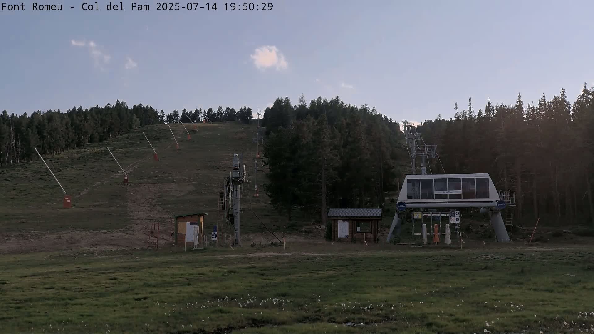 Font Romeu,  Col del Pam Neck Ski Slope & Charmlift Live Cam - Prades, Pyrenees-Orientales, Occitanie, France