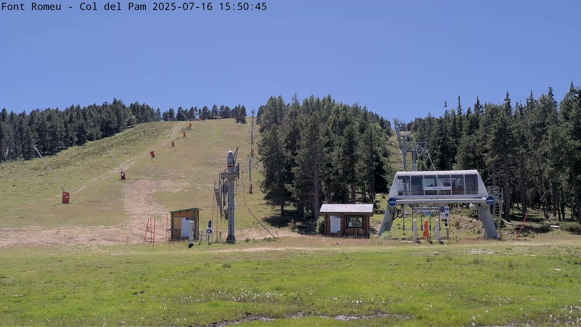 Font Romeu,  Col del Pam Neck Ski Slope & Charmlift Live Cam - Prades, Pyrenees-Orientales, Occitanie, France