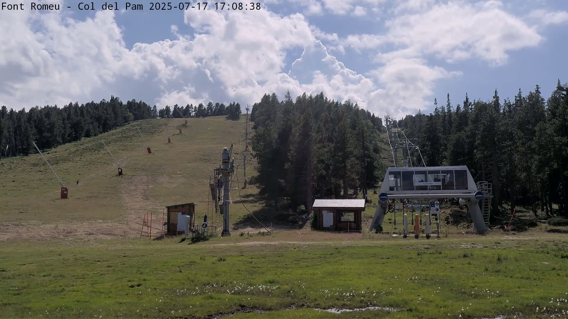 Font Romeu,  Col del Pam Neck Ski Slope & Charmlift Live Cam - Prades, Pyrenees-Orientales, Occitanie, France