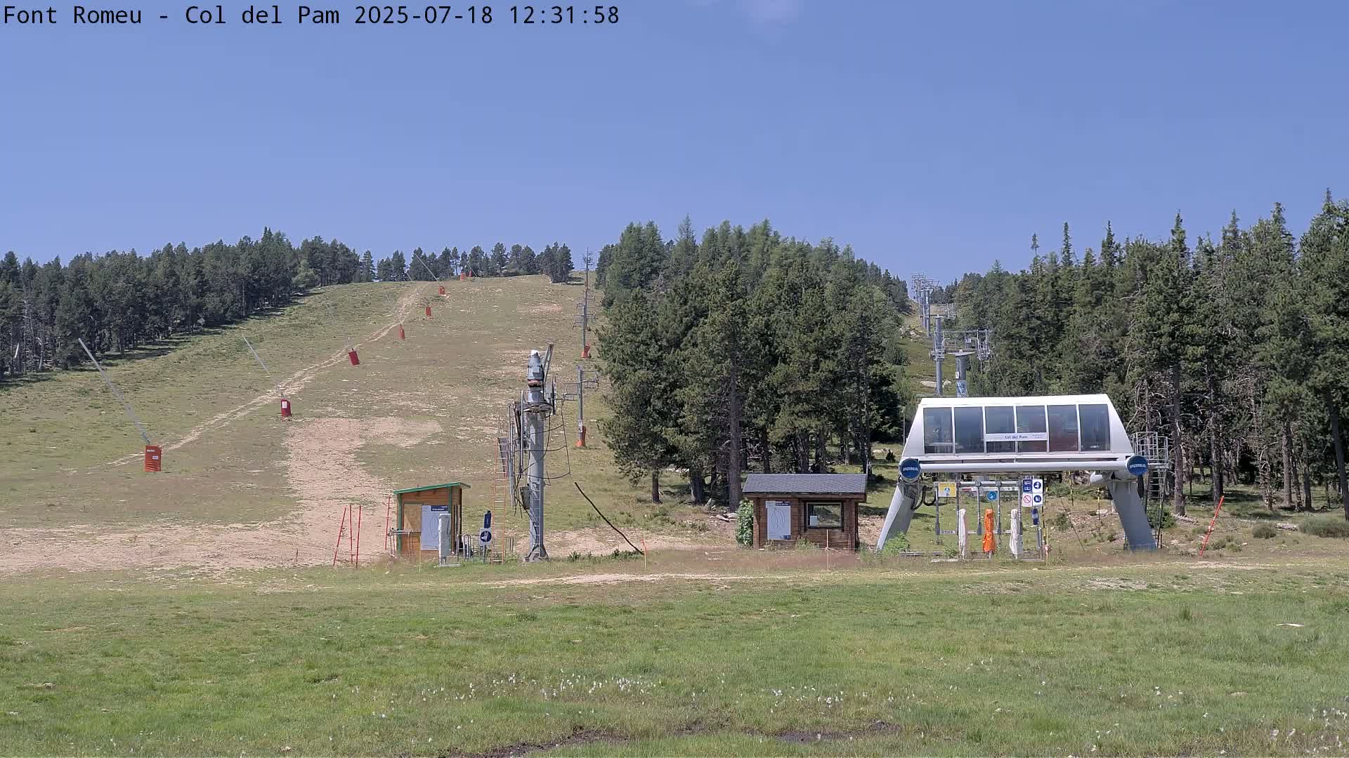 Font Romeu,  Col del Pam Neck Ski Slope & Charmlift Live Cam - Prades, Pyrenees-Orientales, Occitanie, France
