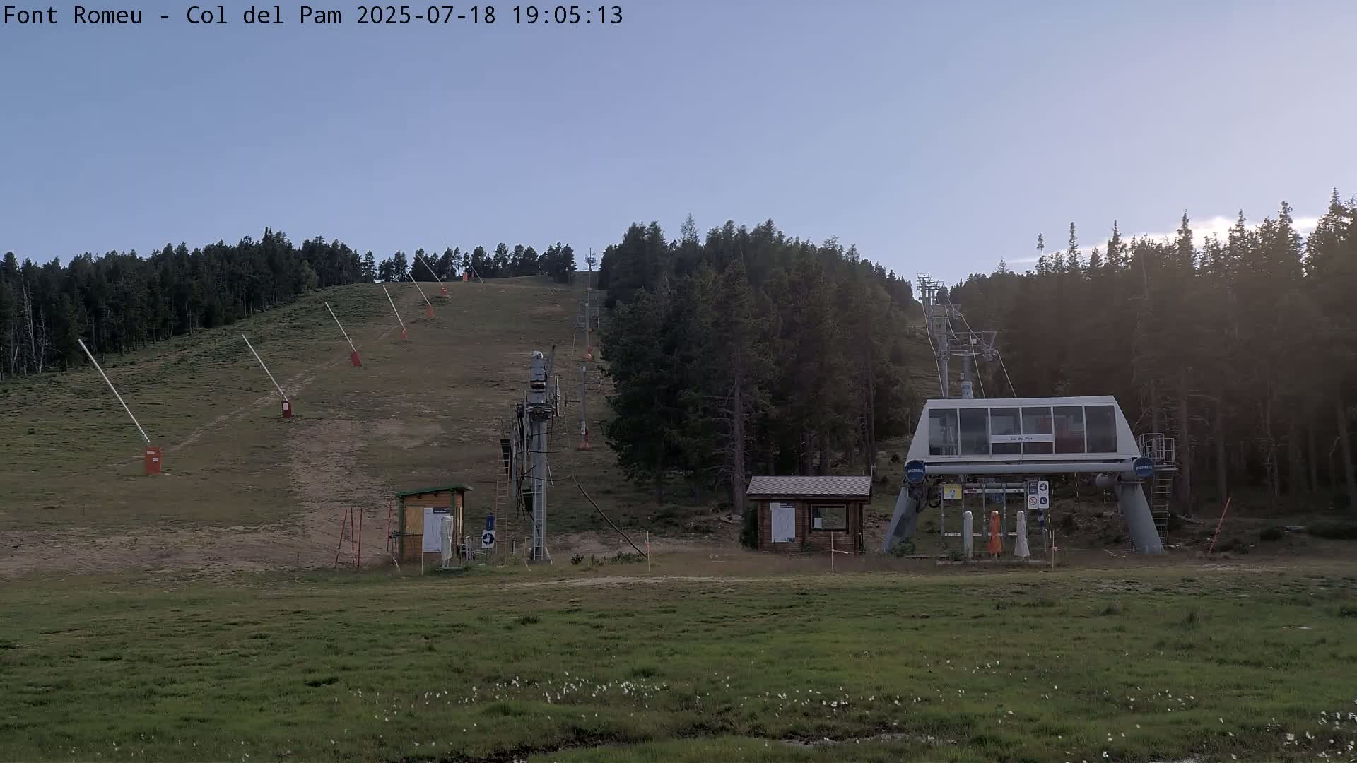 Font Romeu,  Col del Pam Neck Ski Slope & Charmlift Live Cam - Prades, Pyrenees-Orientales, Occitanie, France