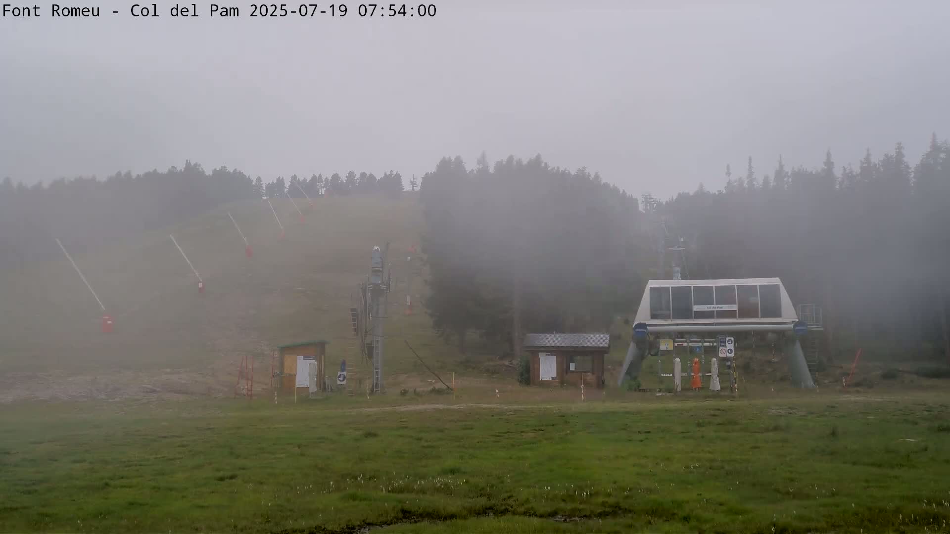 Font Romeu,  Col del Pam Neck Ski Slope & Charmlift Live Cam - Prades, Pyrenees-Orientales, Occitanie, France