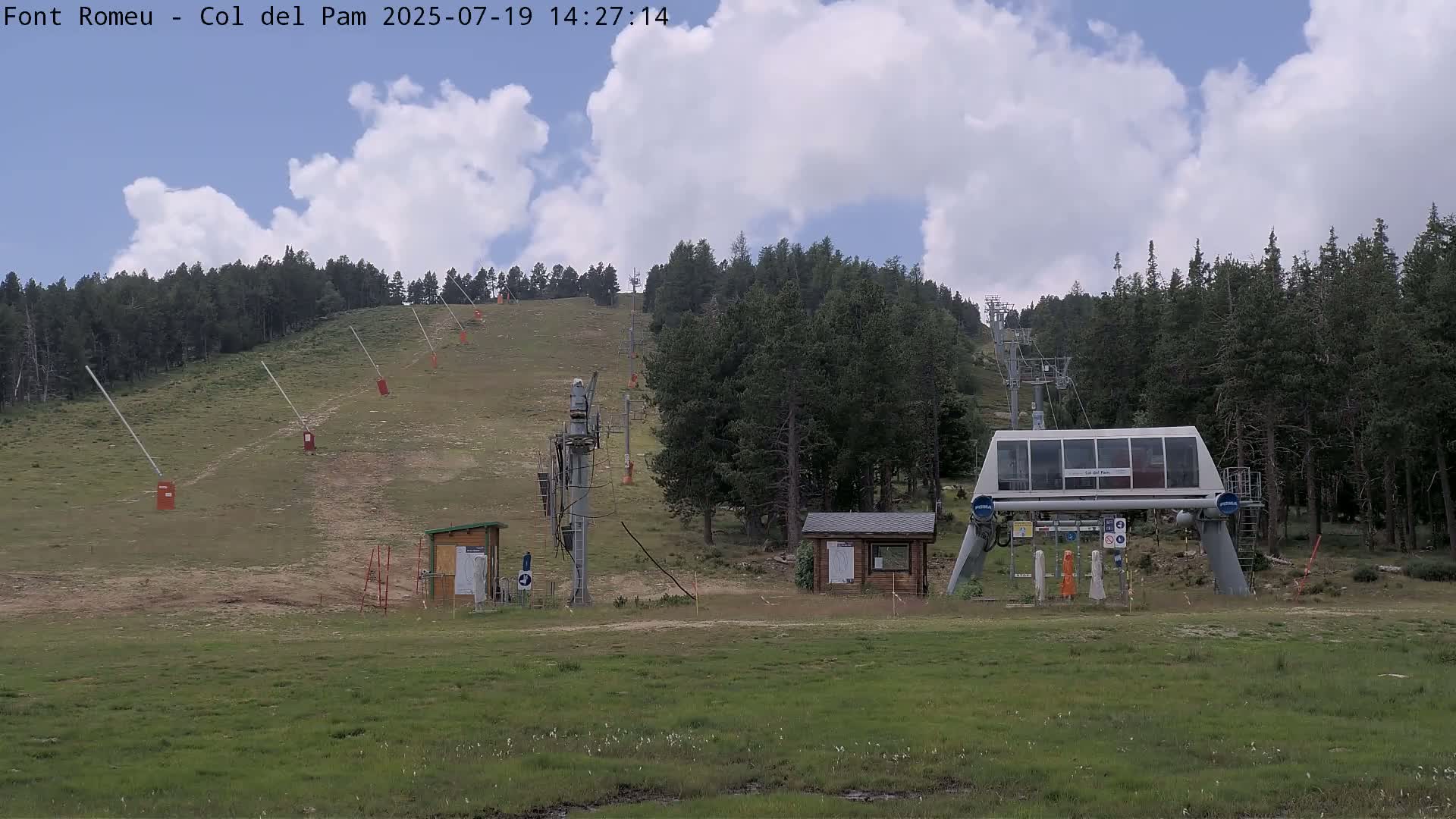 Font Romeu,  Col del Pam Neck Ski Slope & Charmlift Live Cam - Prades, Pyrenees-Orientales, Occitanie, France