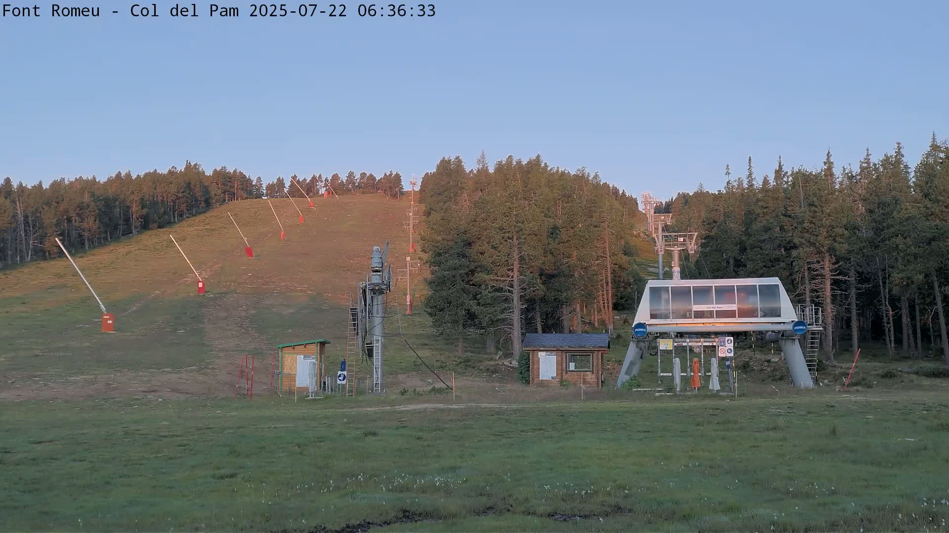 Font Romeu,  Col del Pam Neck Ski Slope & Charmlift Live Cam - Prades, Pyrenees-Orientales, Occitanie, France