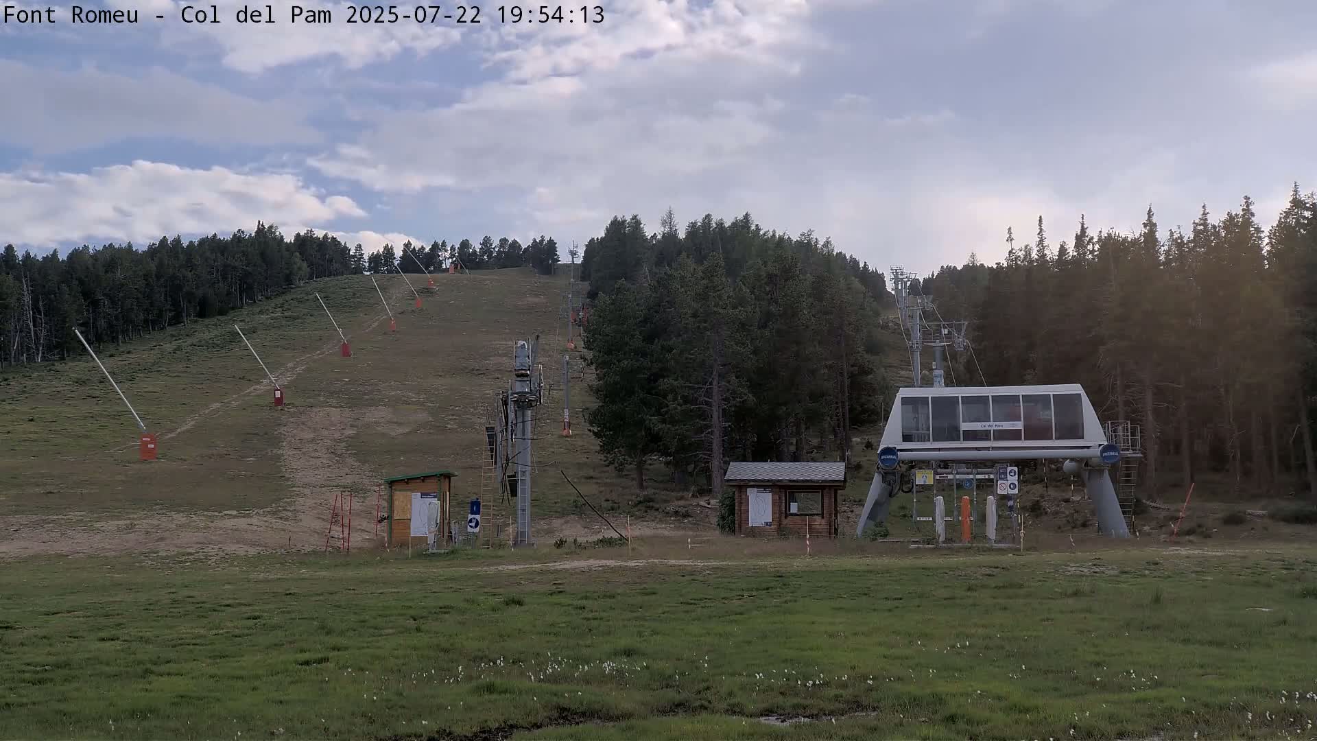 Font Romeu,  Col del Pam Neck Ski Slope & Charmlift Live Cam - Prades, Pyrenees-Orientales, Occitanie, France