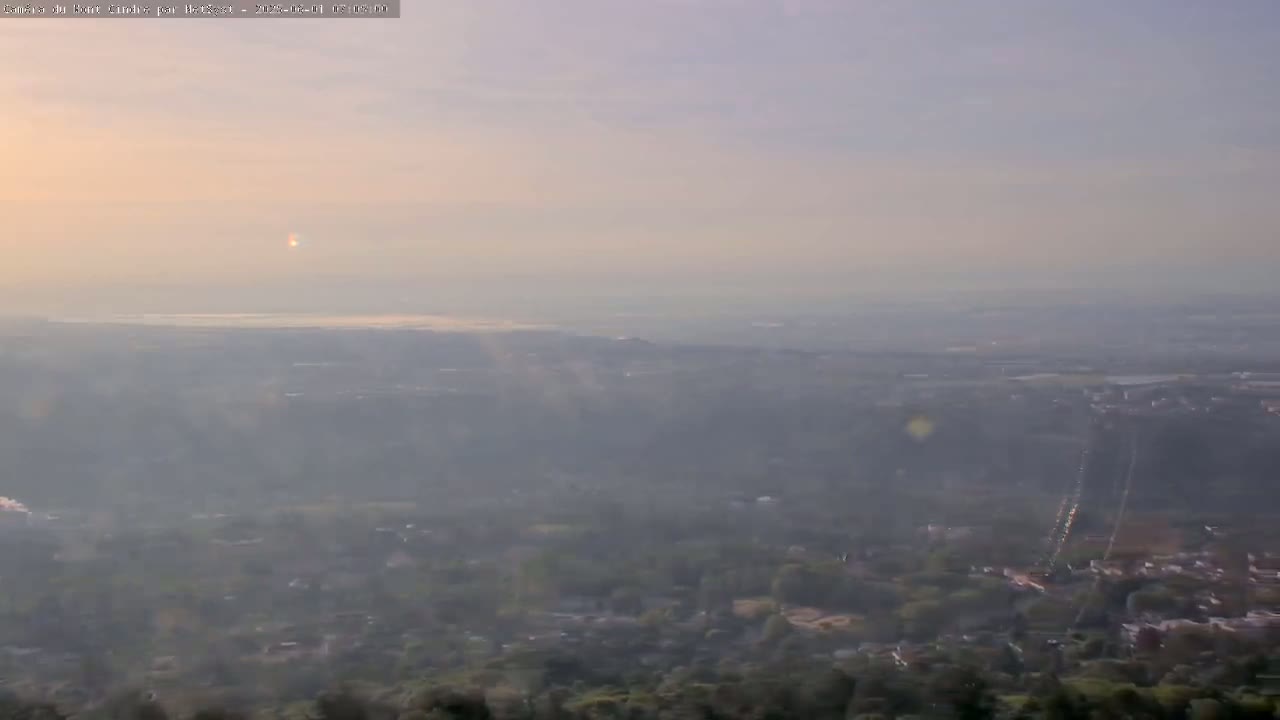 Lyon Skyline from Saint-Cyr-au-Mont-d'Or Mont Cindre Live Cam - Lyon, Métropole de Lyon, Auvergne-Rhône-Alpes, France