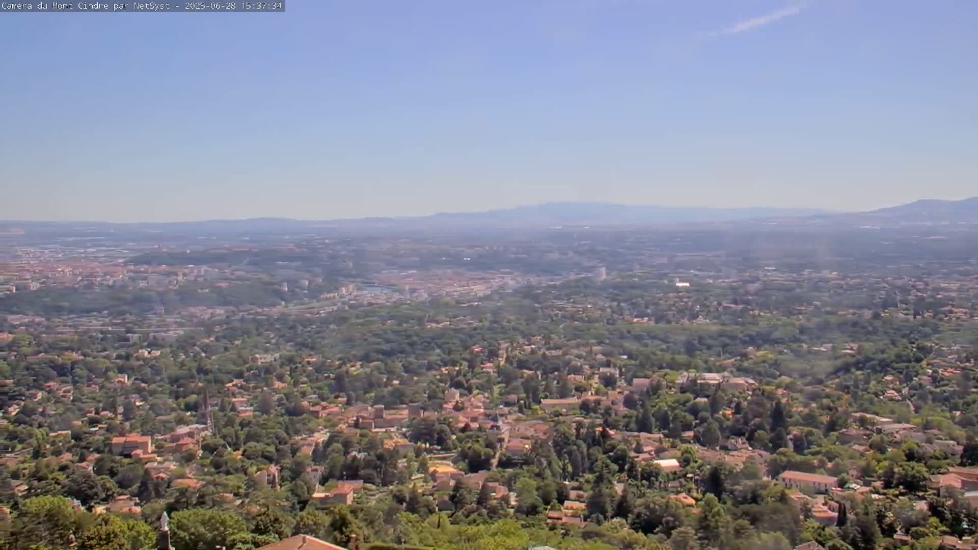 Lyon Skyline from Saint-Cyr-au-Mont-d'Or Mont Cindre Live Cam - Lyon, Métropole de Lyon, Auvergne-Rhône-Alpes, France