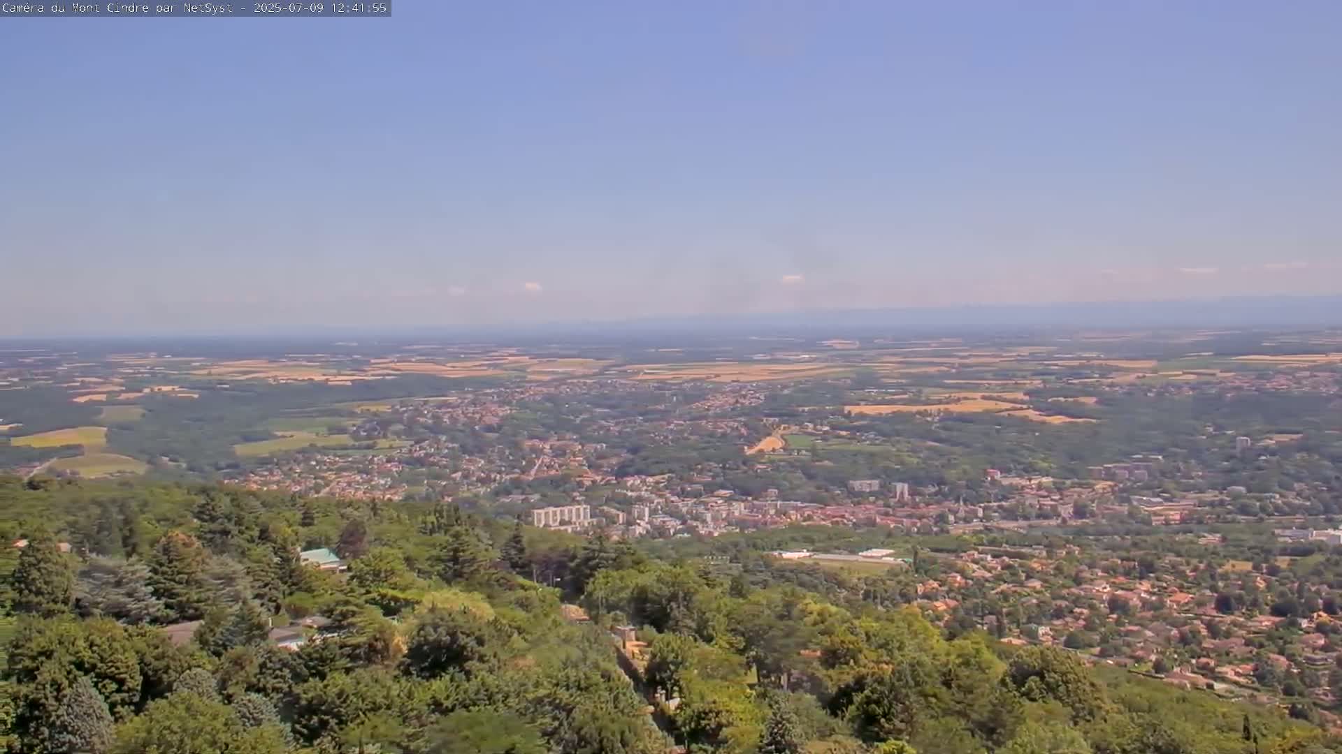 Lyon Skyline from Saint-Cyr-au-Mont-d'Or Mont Cindre Live Cam - Lyon, Métropole de Lyon, Auvergne-Rhône-Alpes, France