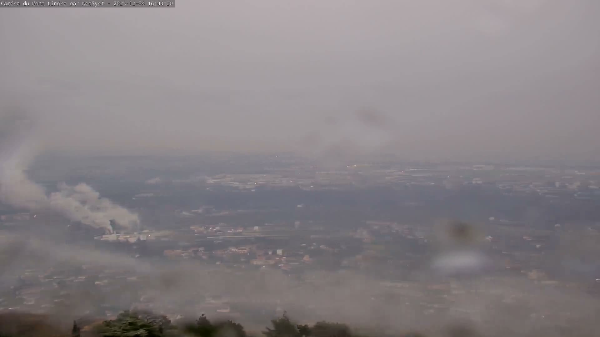 Lyon Skyline from Saint-Cyr-au-Mont-d'Or Mont Cindre Live Cam - Lyon, Métropole de Lyon, Auvergne-Rhône-Alpes, France