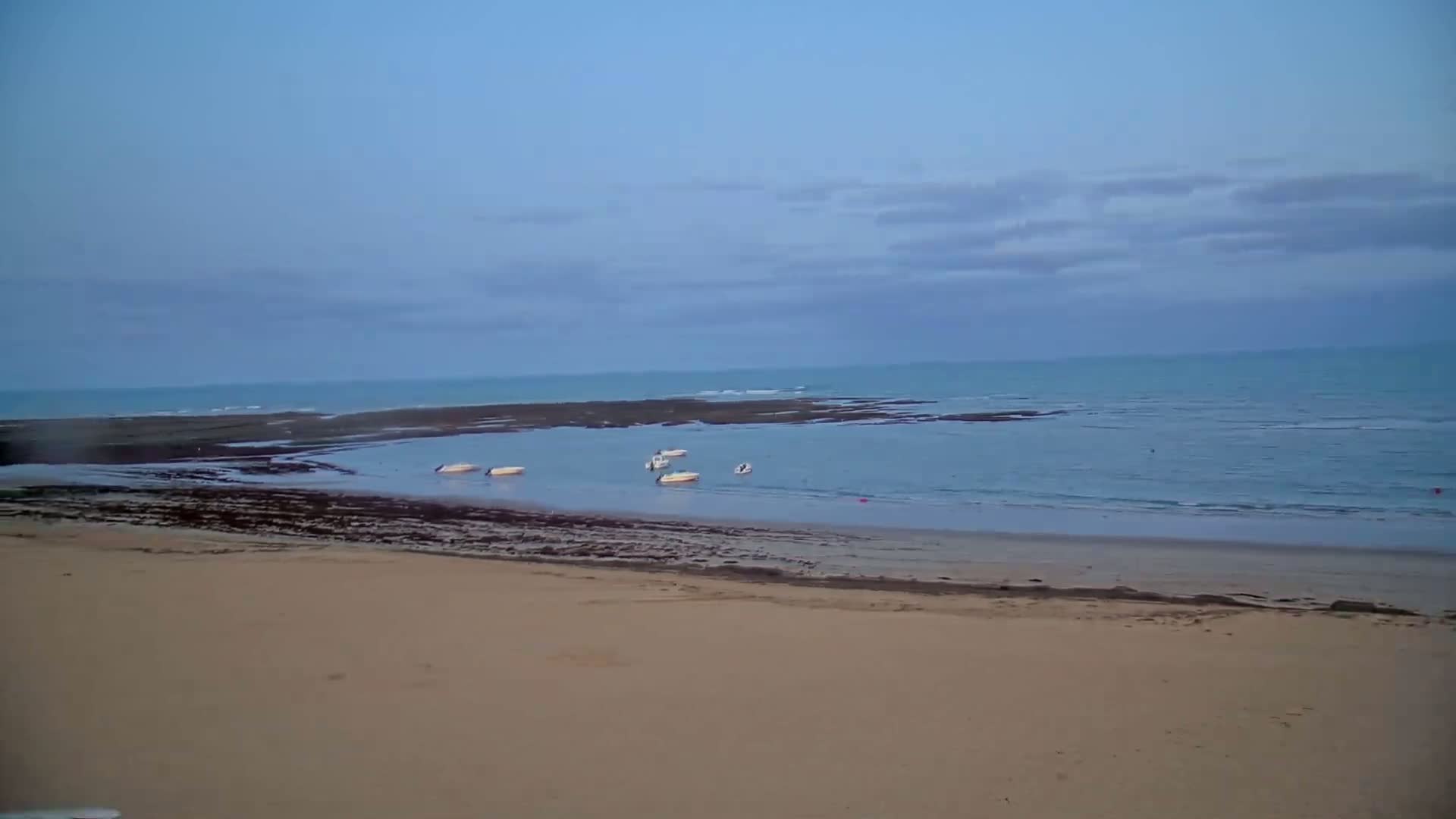 Saint-Hilaire-de-Riez, Plage de la Parée Préneau Beach Live Cam -  Les Sables-d'Olonne, Vendée, Pays de la Loire, France