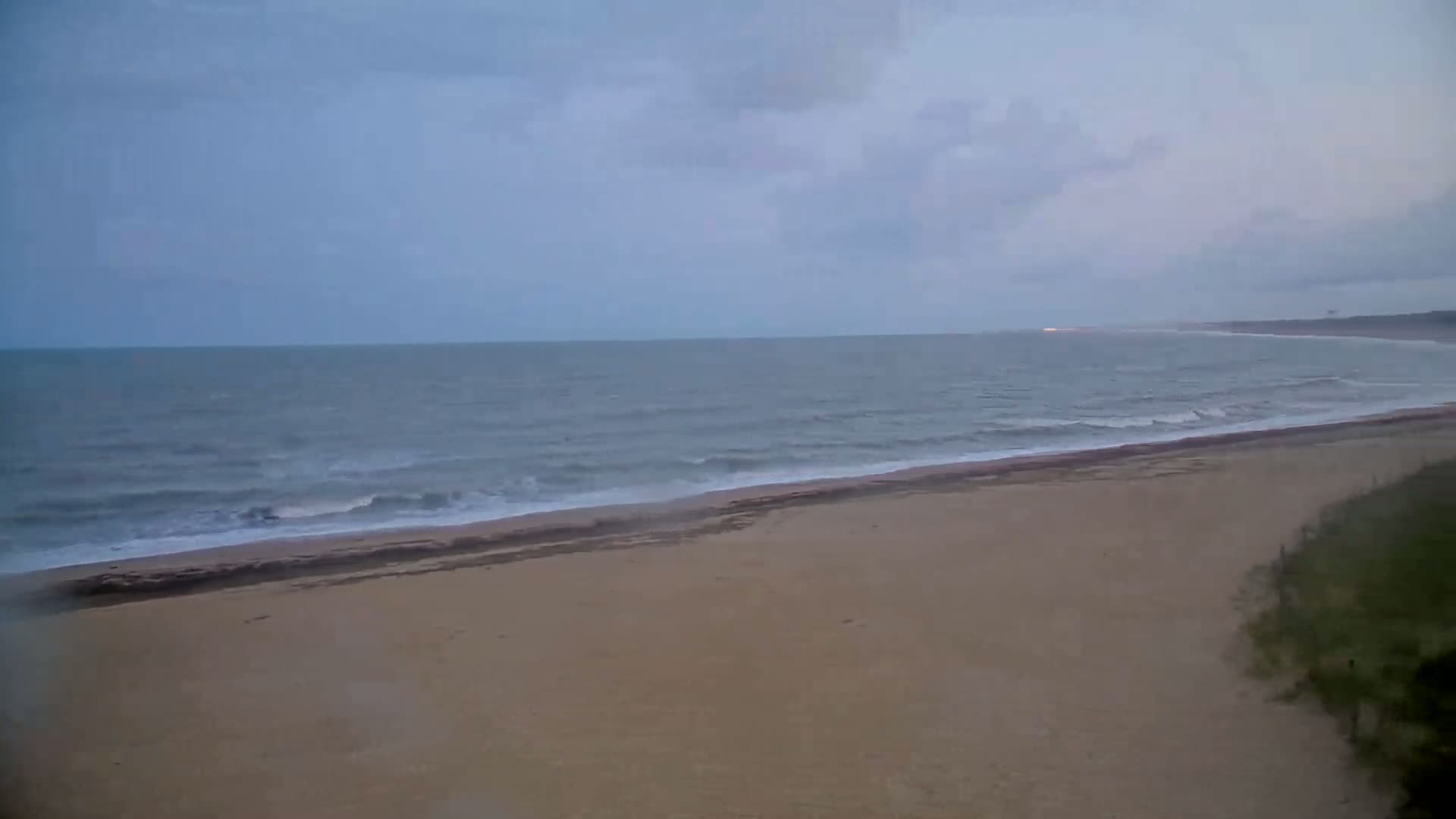 Saint-Hilaire-de-Riez, Plage de la Parée Préneau Beach Live Cam -  Les Sables-d'Olonne, Vendée, Pays de la Loire, France