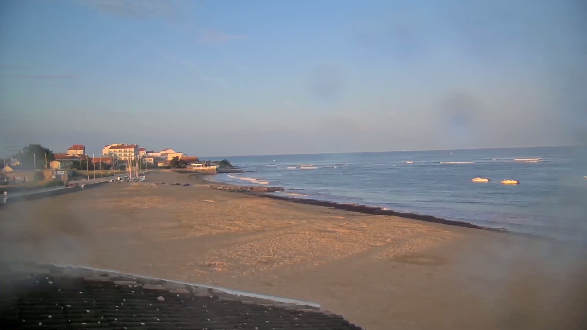 Saint-Hilaire-de-Riez, Plage de la Parée Préneau Beach Live Cam -  Les Sables-d'Olonne, Vendée, Pays de la Loire, France