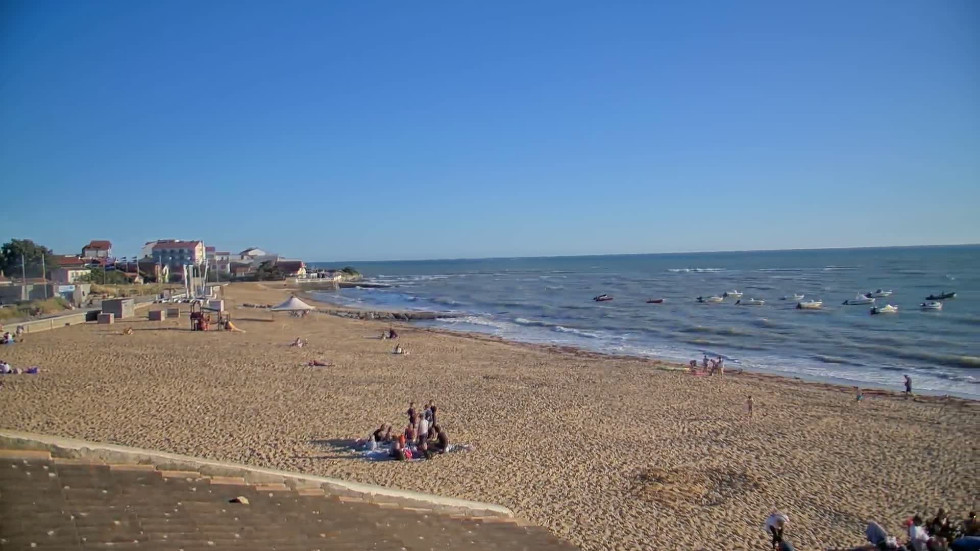 Saint-Hilaire-de-Riez, Plage de la Parée Préneau Beach Live Cam -  Les Sables-d'Olonne, Vendée, Pays de la Loire, France