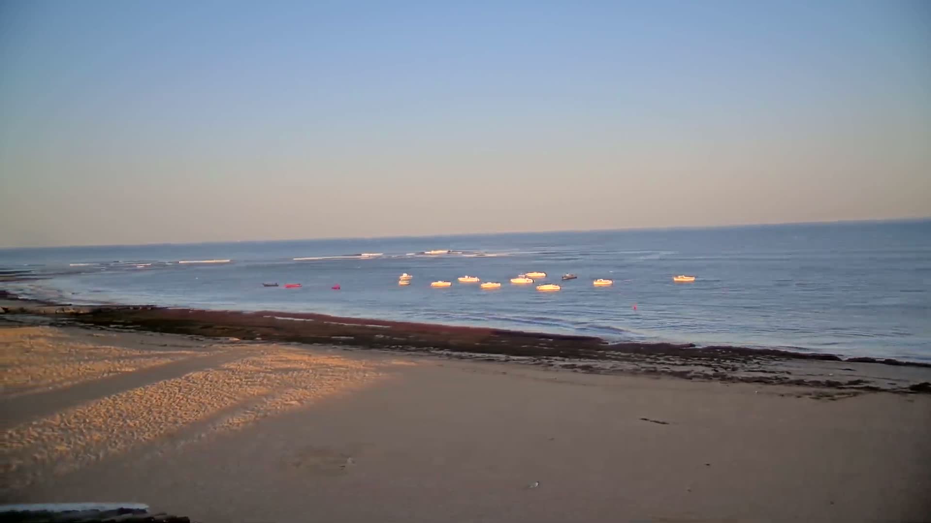 Saint-Hilaire-de-Riez, Plage de la Parée Préneau Beach Live Cam -  Les Sables-d'Olonne, Vendée, Pays de la Loire, France