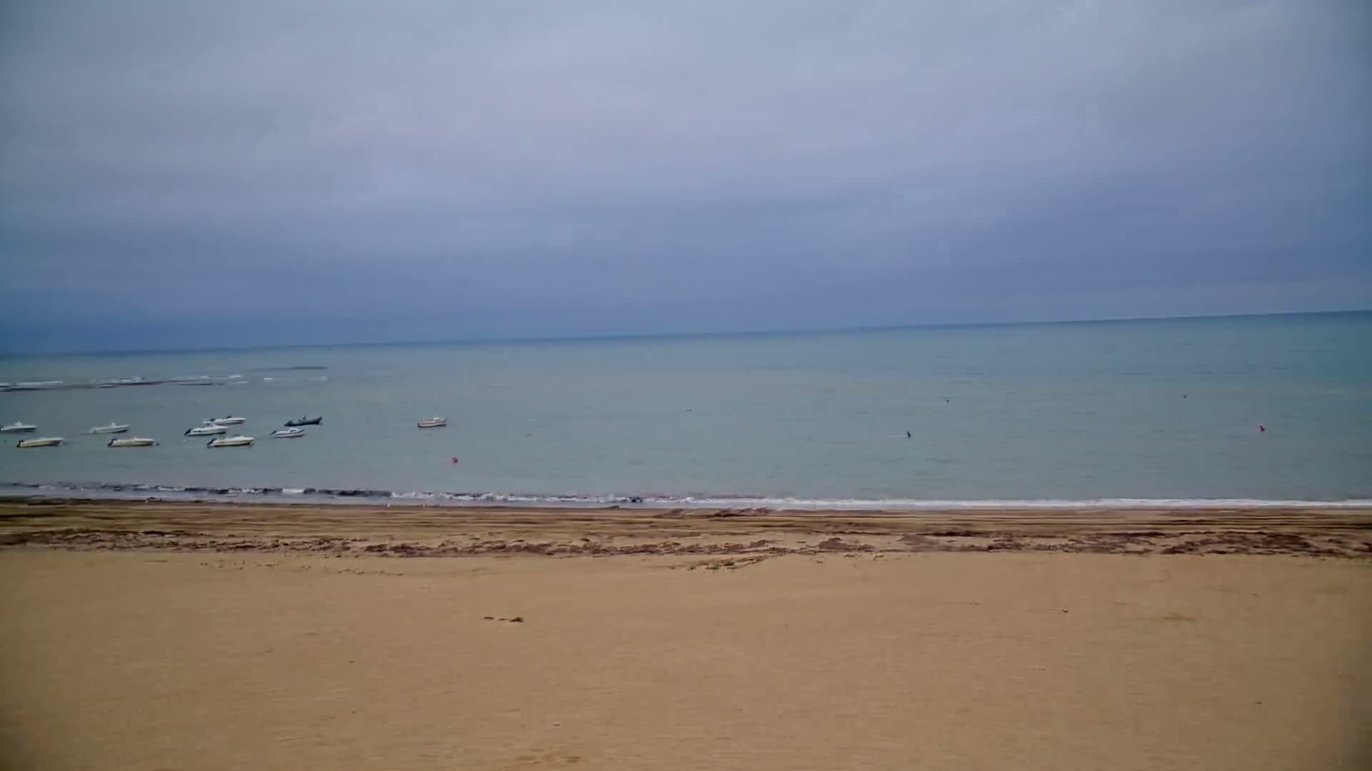 Saint-Hilaire-de-Riez, Plage de la Parée Préneau Beach Live Cam -  Les Sables-d'Olonne, Vendée, Pays de la Loire, France
