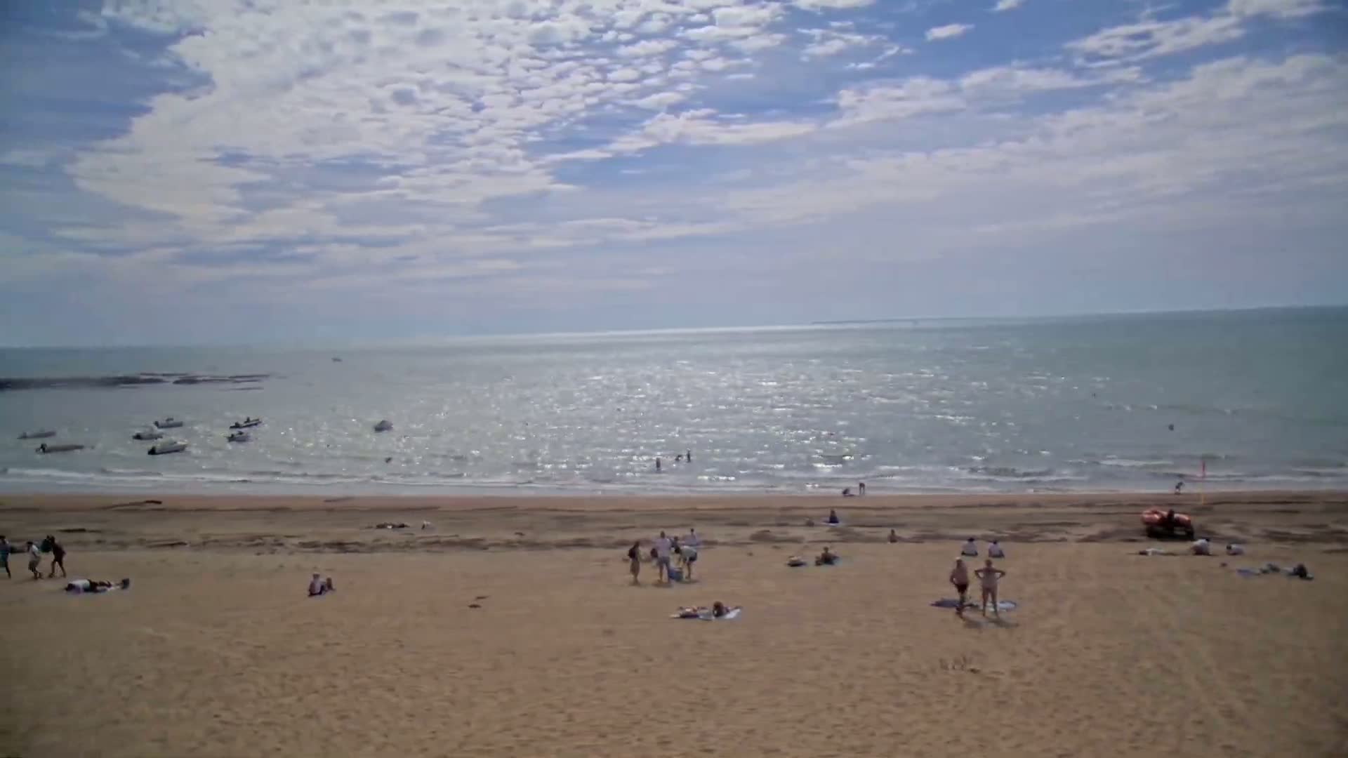 Saint-Hilaire-de-Riez, Plage de la Parée Préneau Beach Live Cam -  Les Sables-d'Olonne, Vendée, Pays de la Loire, France