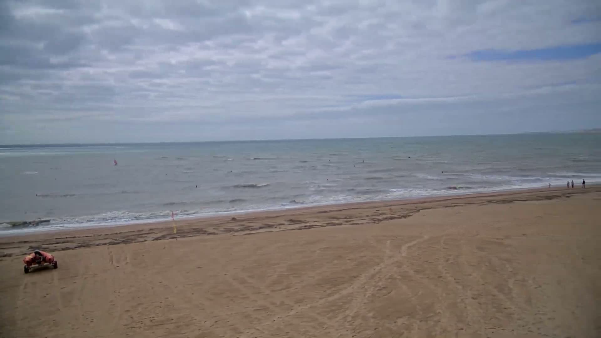 Saint-Hilaire-de-Riez, Plage de la Parée Préneau Beach Live Cam -  Les Sables-d'Olonne, Vendée, Pays de la Loire, France