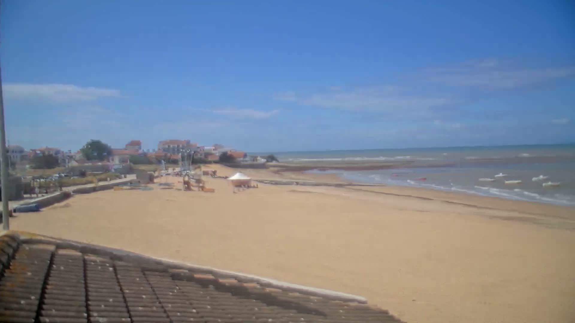 Saint-Hilaire-de-Riez, Plage de la Parée Préneau Beach Live Cam -  Les Sables-d'Olonne, Vendée, Pays de la Loire, France