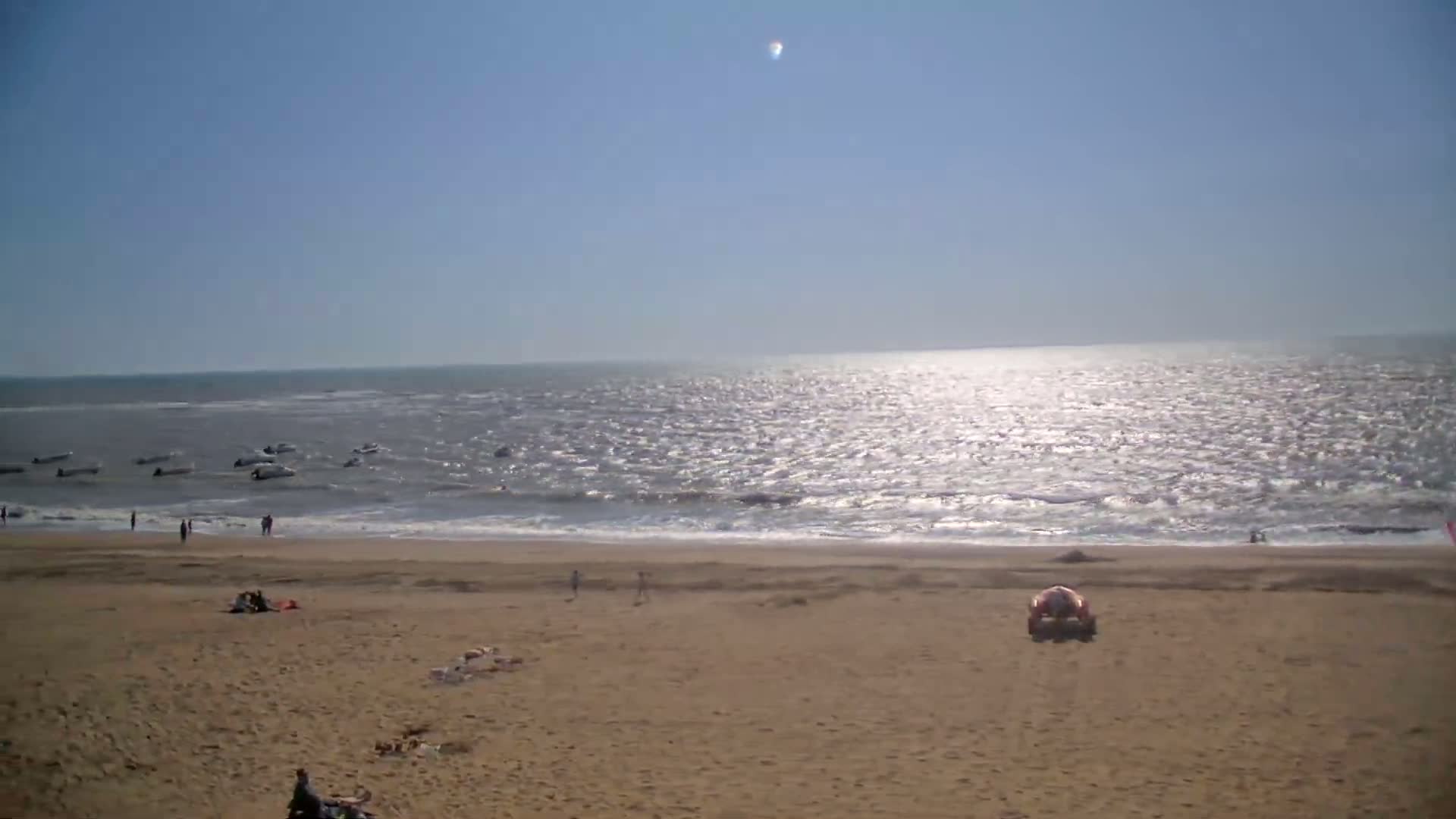 Saint-Hilaire-de-Riez, Plage de la Parée Préneau Beach Live Cam -  Les Sables-d'Olonne, Vendée, Pays de la Loire, France