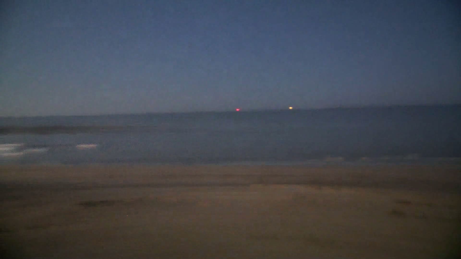 Saint-Hilaire-de-Riez, Plage de la Parée Préneau Beach Live Cam -  Les Sables-d'Olonne, Vendée, Pays de la Loire, France