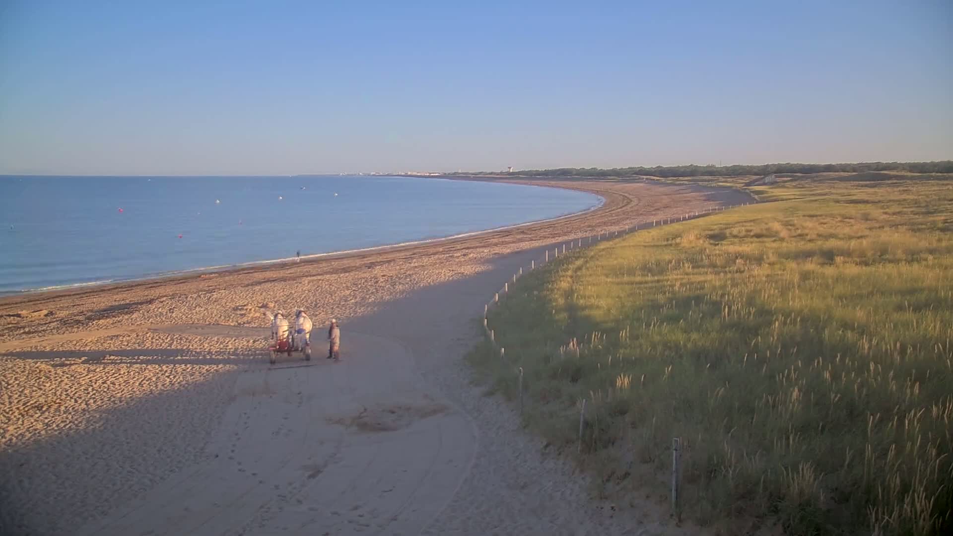 Saint-Hilaire-de-Riez, Plage de la Parée Préneau Beach Live Cam -  Les Sables-d'Olonne, Vendée, Pays de la Loire, France