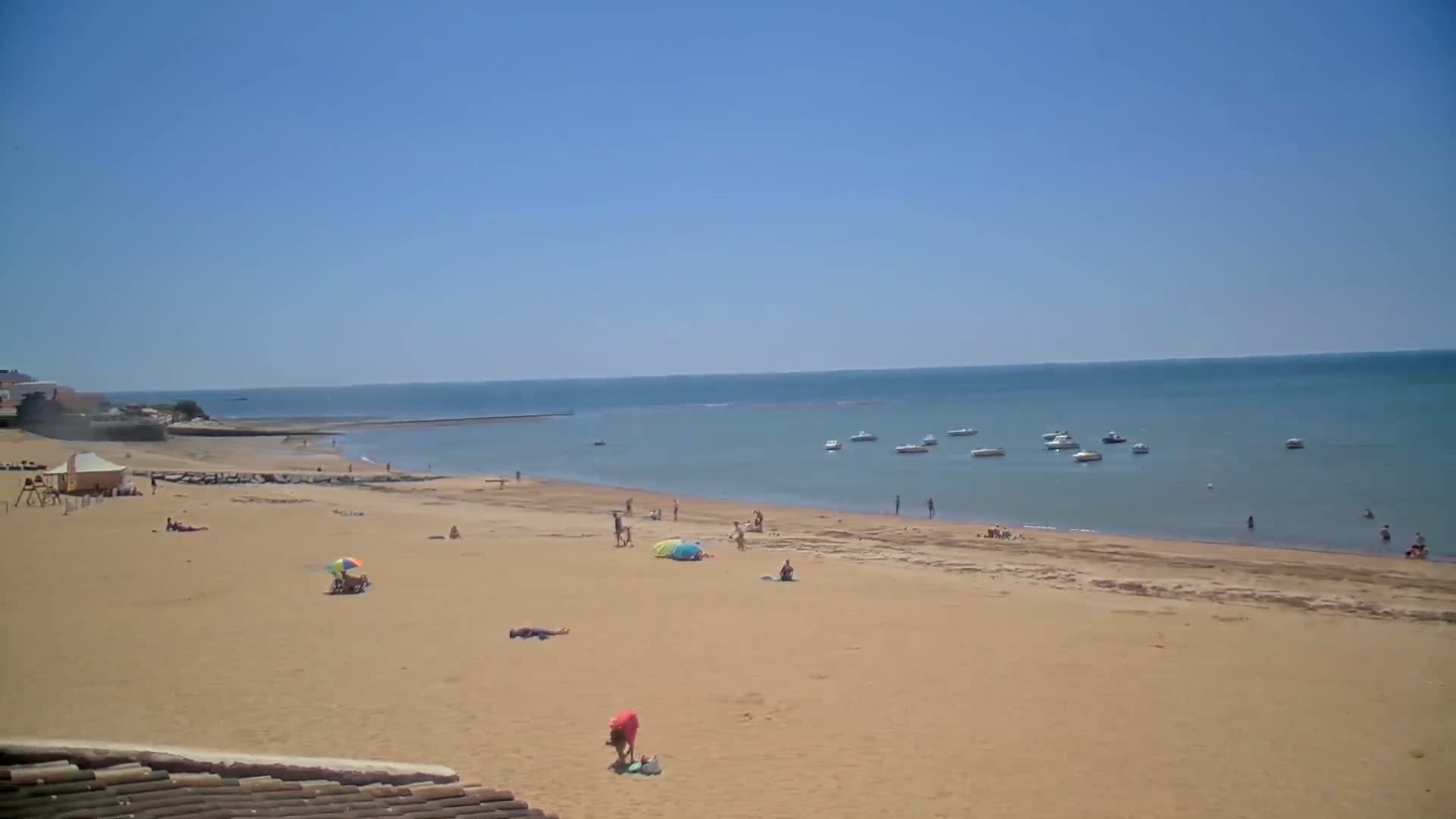 Saint-Hilaire-de-Riez, Plage de la Parée Préneau Beach Live Cam -  Les Sables-d'Olonne, Vendée, Pays de la Loire, France