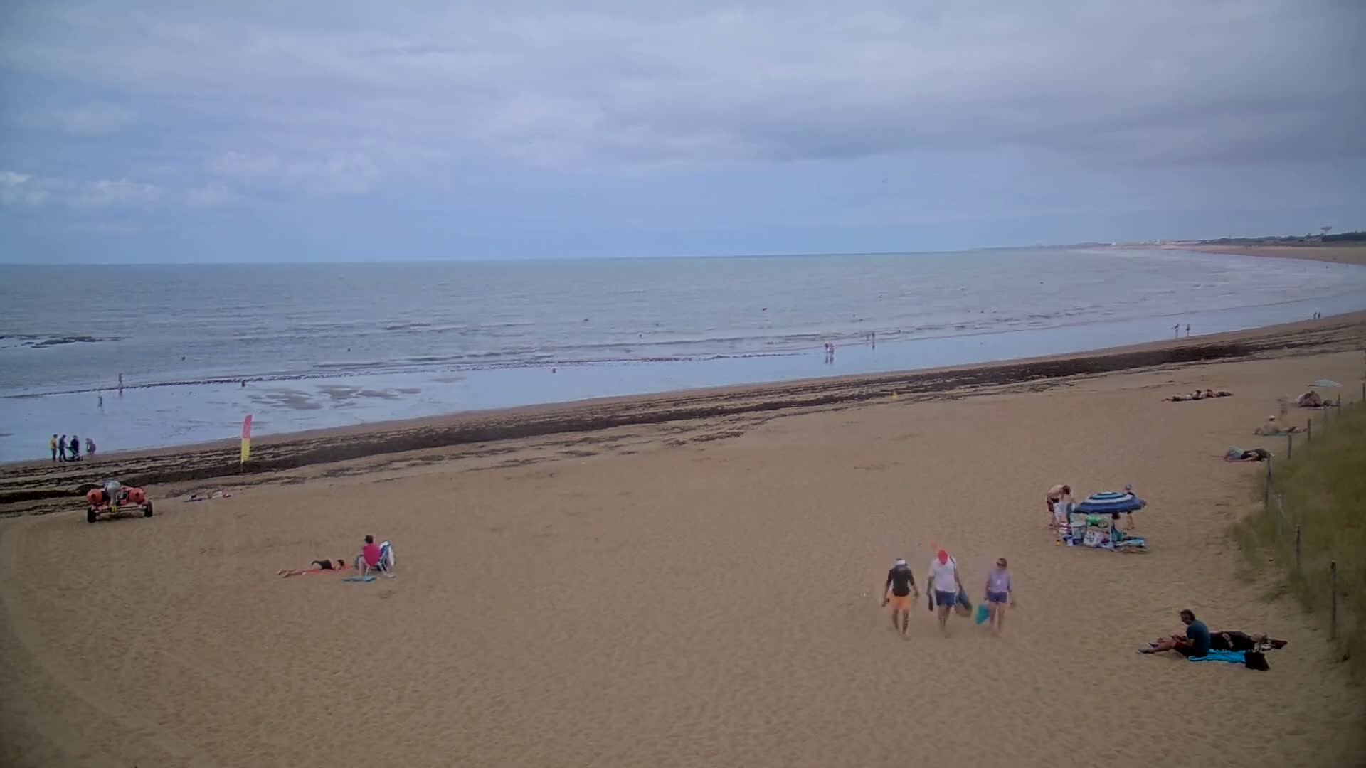 Saint-Hilaire-de-Riez, Plage de la Parée Préneau Beach Live Cam -  Les Sables-d'Olonne, Vendée, Pays de la Loire, France